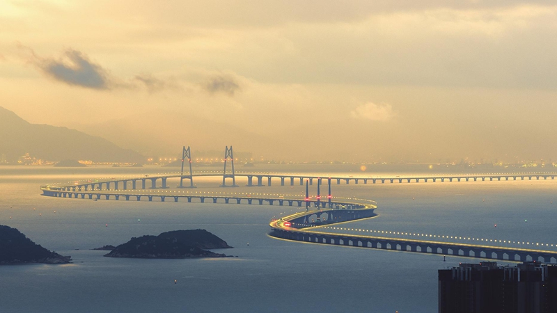 10、龐源租賃參建國(guó)家“世紀(jì)工程”港珠澳大橋（2012—2017年）_副本.jpg
